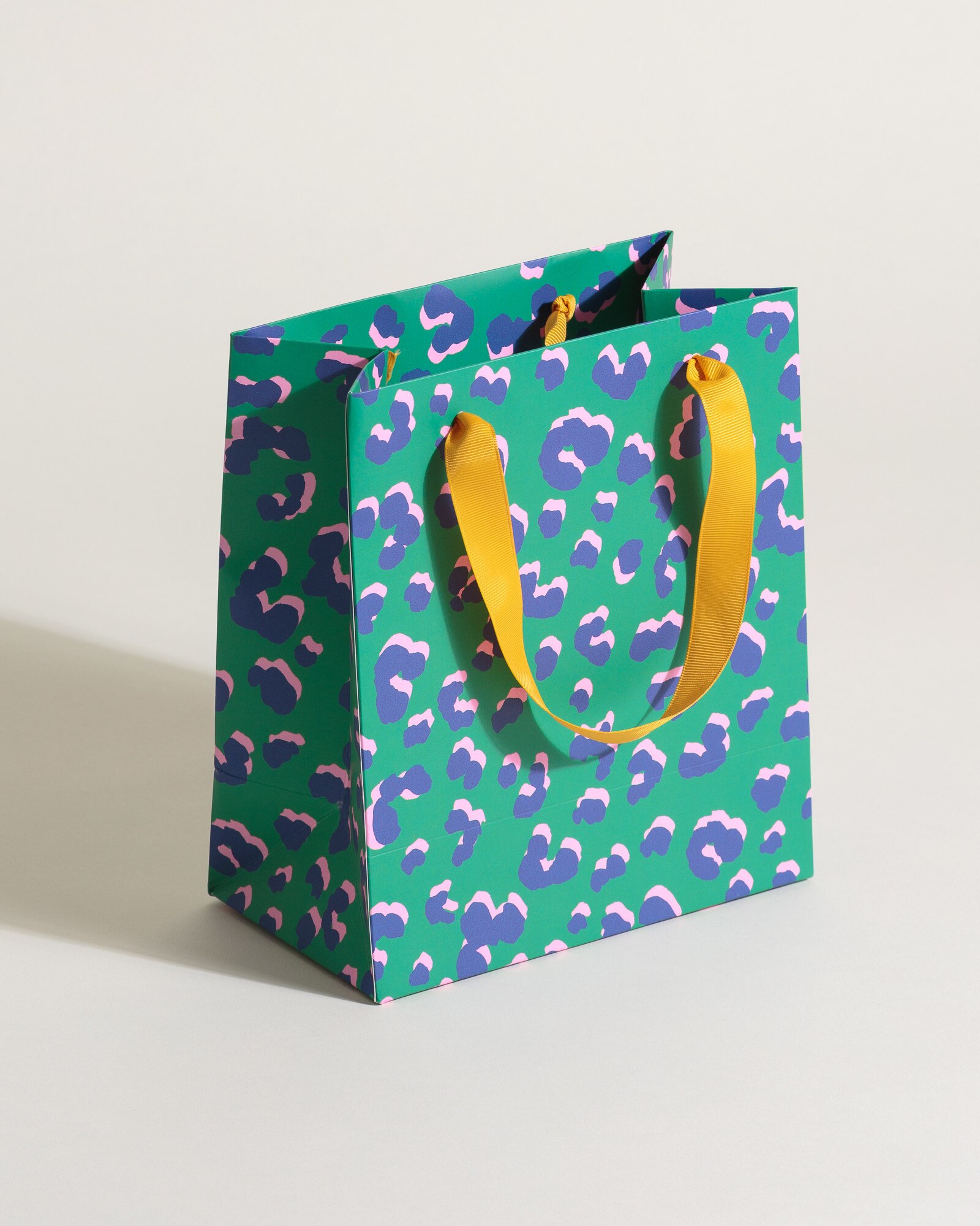 medium gift bags