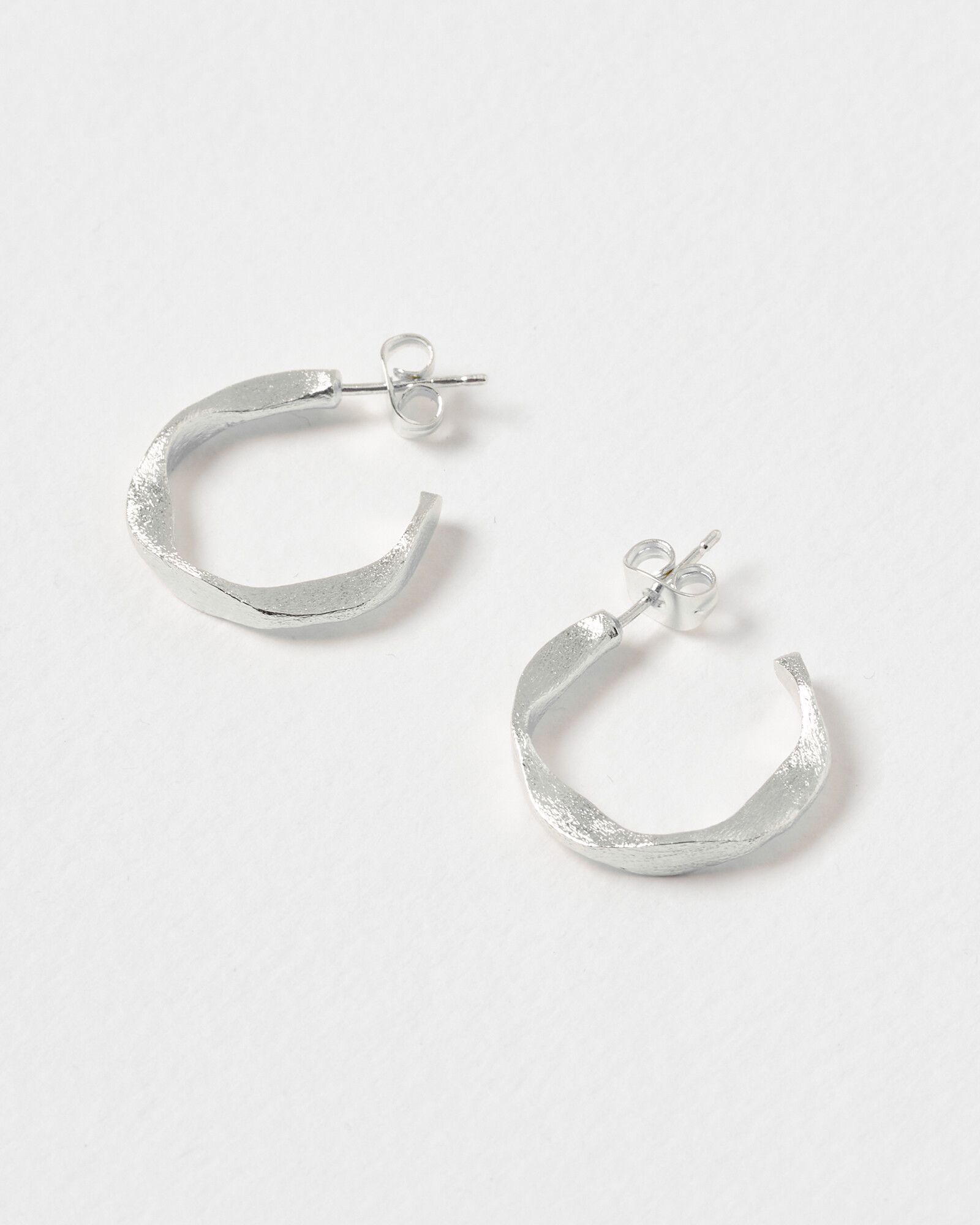 Arley Twist Mini Silver Hoop Earrings | Oliver Bonas