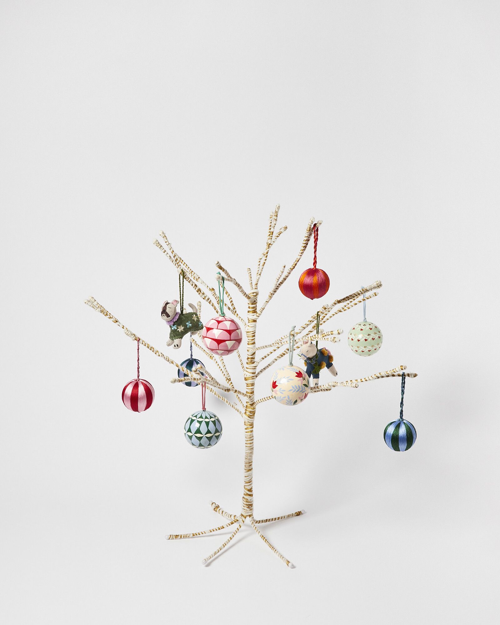 oliver bonas christmas tree decorations