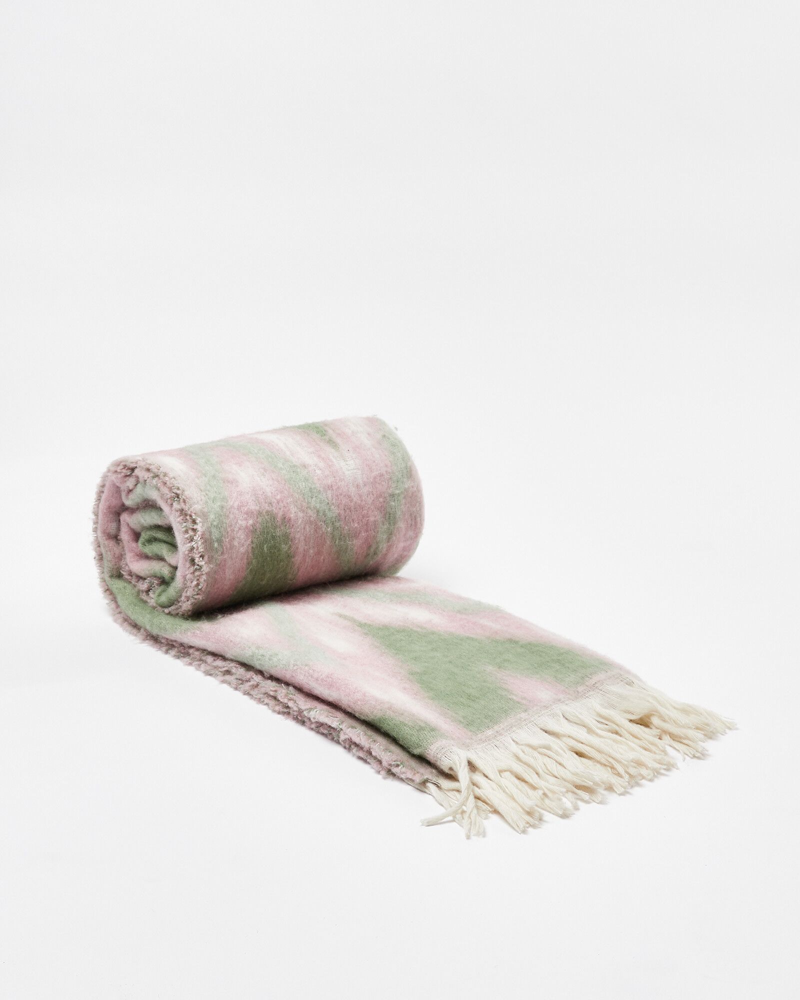 Ari Green Pink Cosy Throw Oliver Bonas