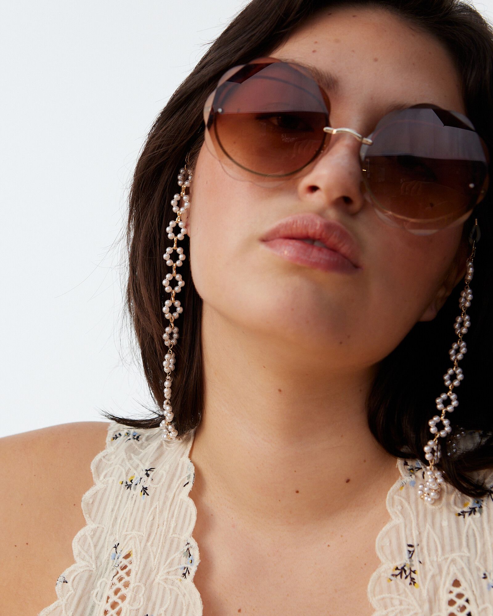 Daisy Faux Pearl Flowers Sunglasses Chain | Oliver Bonas