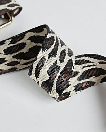 bag strap leopard